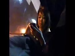 La mamá gorda le com ...