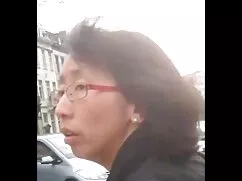 La chica lamió la pu ...