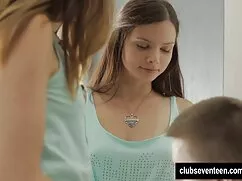 La milf tetona golpe ...